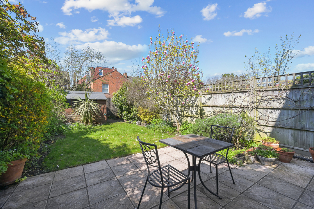 4 bed semi-detached house for sale in Ravensbourne Gardens, Ealing, London, W13  - Property Image 8