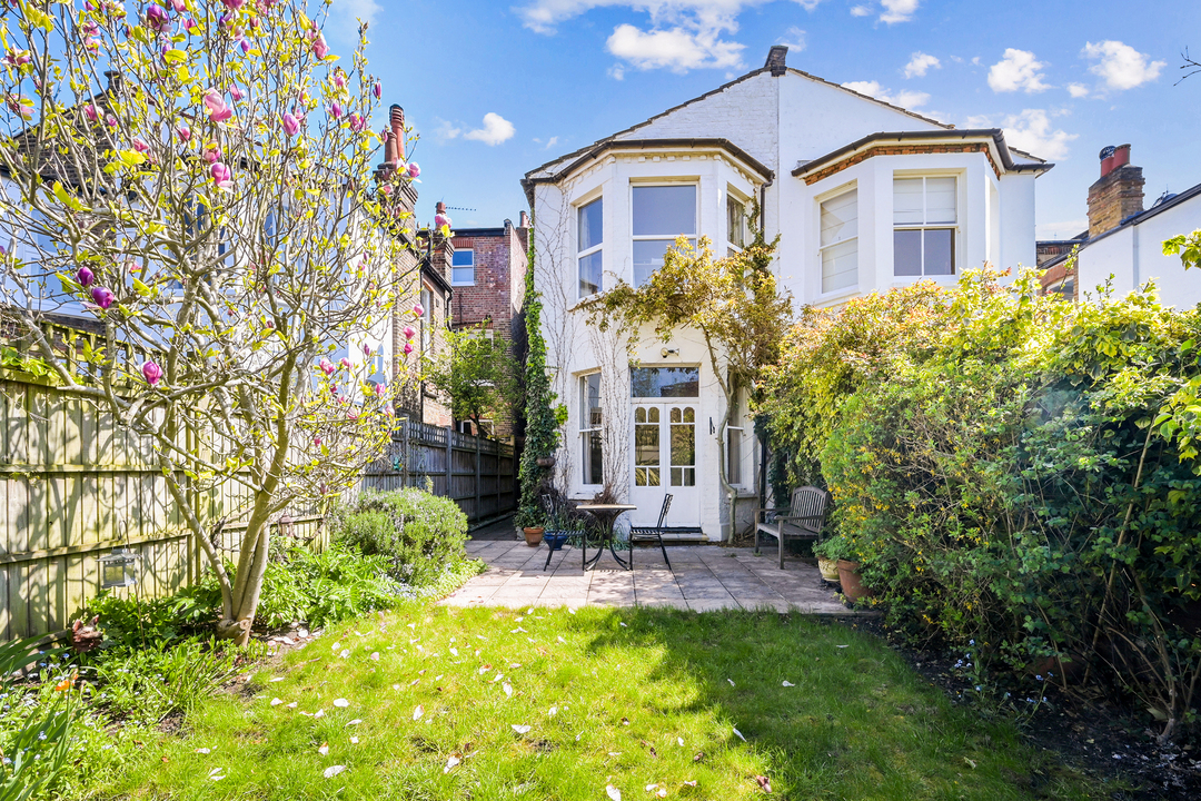 4 bed semi-detached house for sale in Ravensbourne Gardens, Ealing, London, W13  - Property Image 16