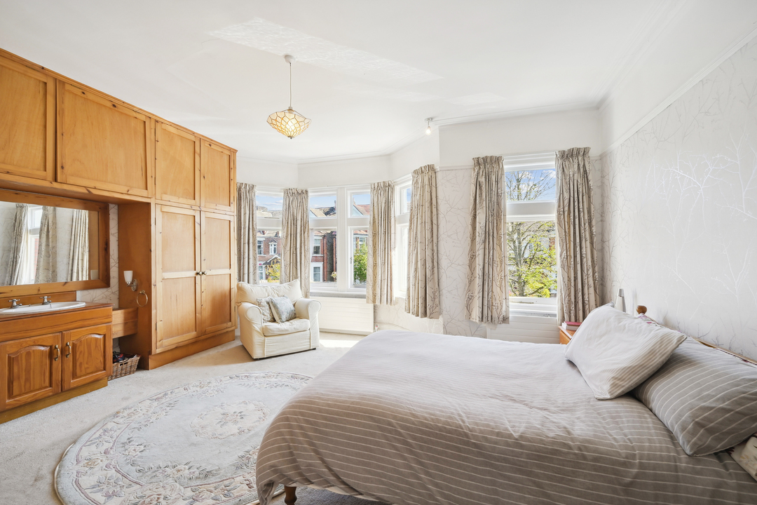 4 bed semi-detached house for sale in Ravensbourne Gardens, Ealing, London, W13  - Property Image 6