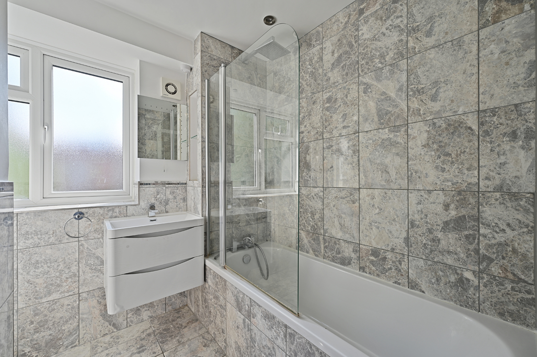 3 bed apartment for sale in Castlebar Park, Ealing, London, W5  - Property Image 6