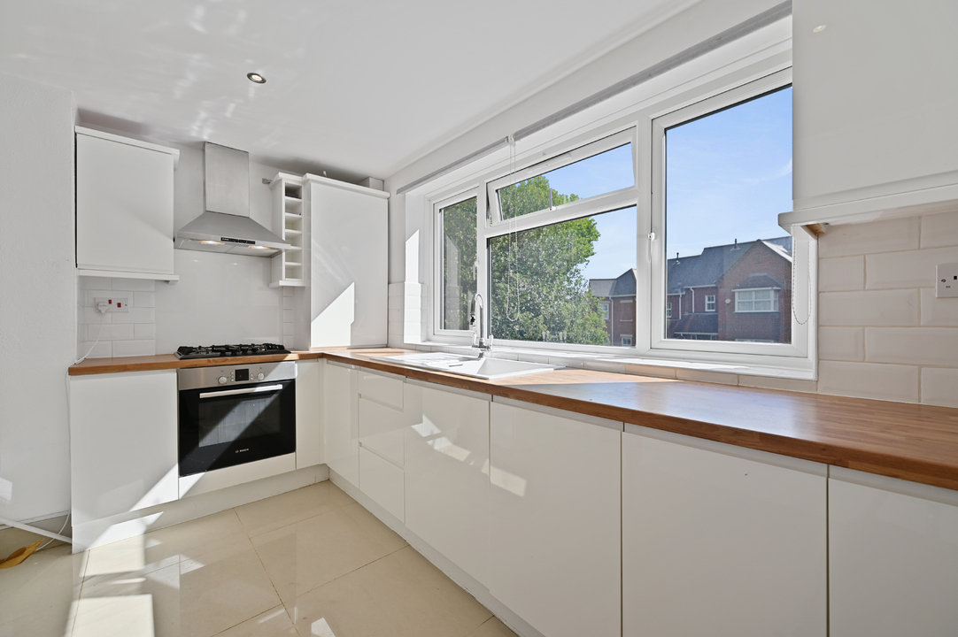 3 bed apartment for sale in Castlebar Park, Ealing, London, W5  - Property Image 2