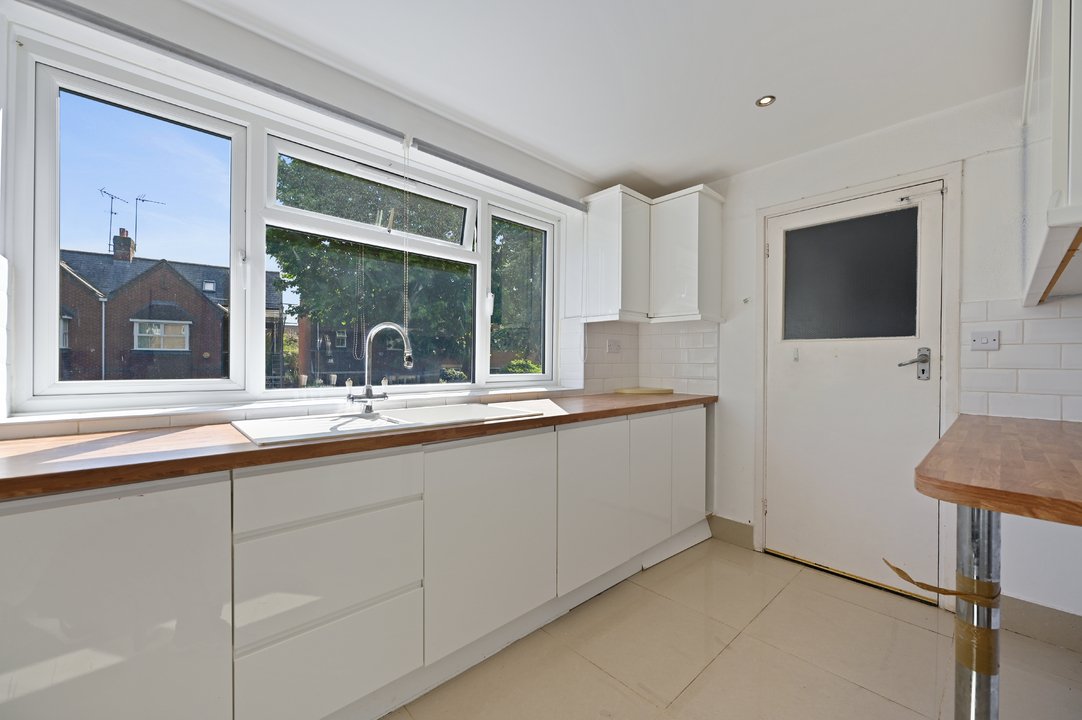 3 bed apartment for sale in Castlebar Park, Ealing, London, W5  - Property Image 8