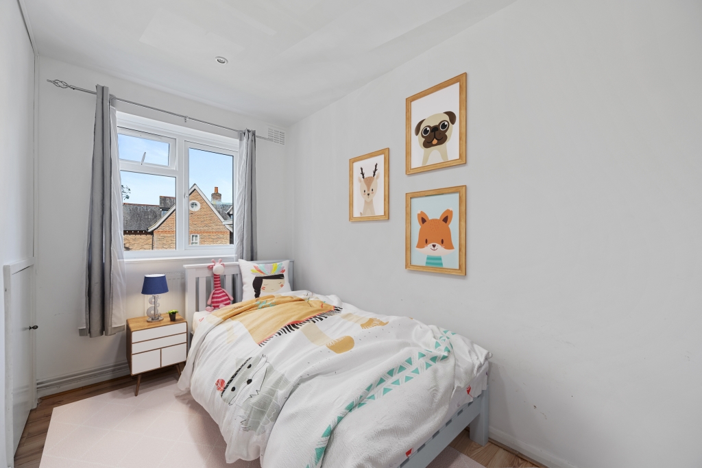 3 bed apartment for sale in Castlebar Park, Ealing, London, W5  - Property Image 9