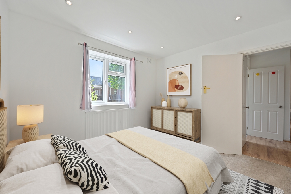 3 bed apartment for sale in Castlebar Park, Ealing, London, W5  - Property Image 11