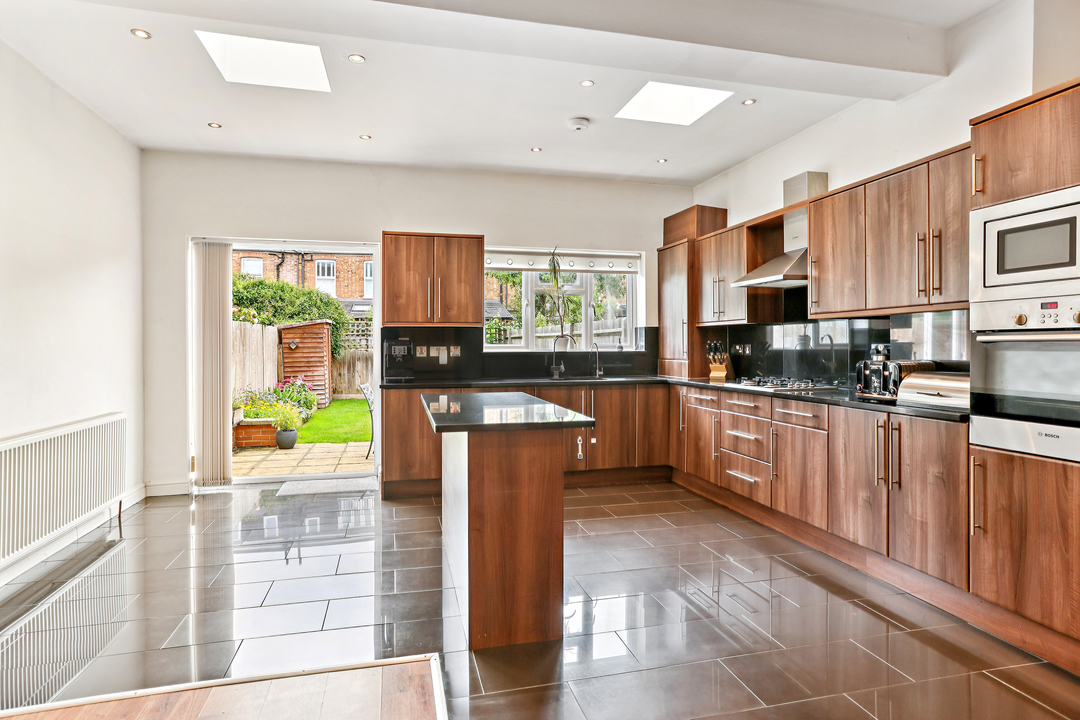 4 bed terraced house for sale in Mayfield Avenue, Ealing, London, W13  - Property Image 5