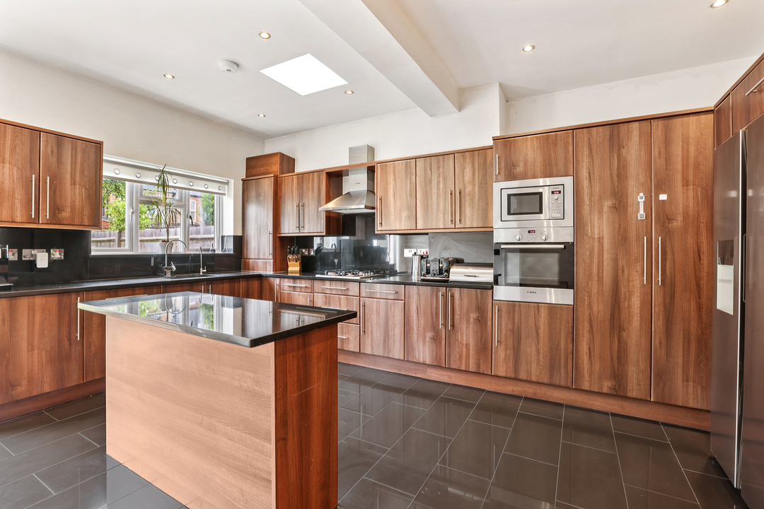 4 bed terraced house for sale in Mayfield Avenue, Ealing, London, W13  - Property Image 2