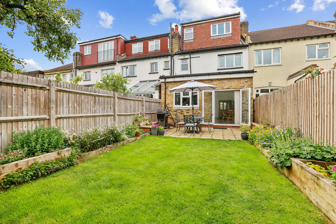 4 bed terraced house for sale in Mayfield Avenue, Ealing, London, W13  - Property Image 11