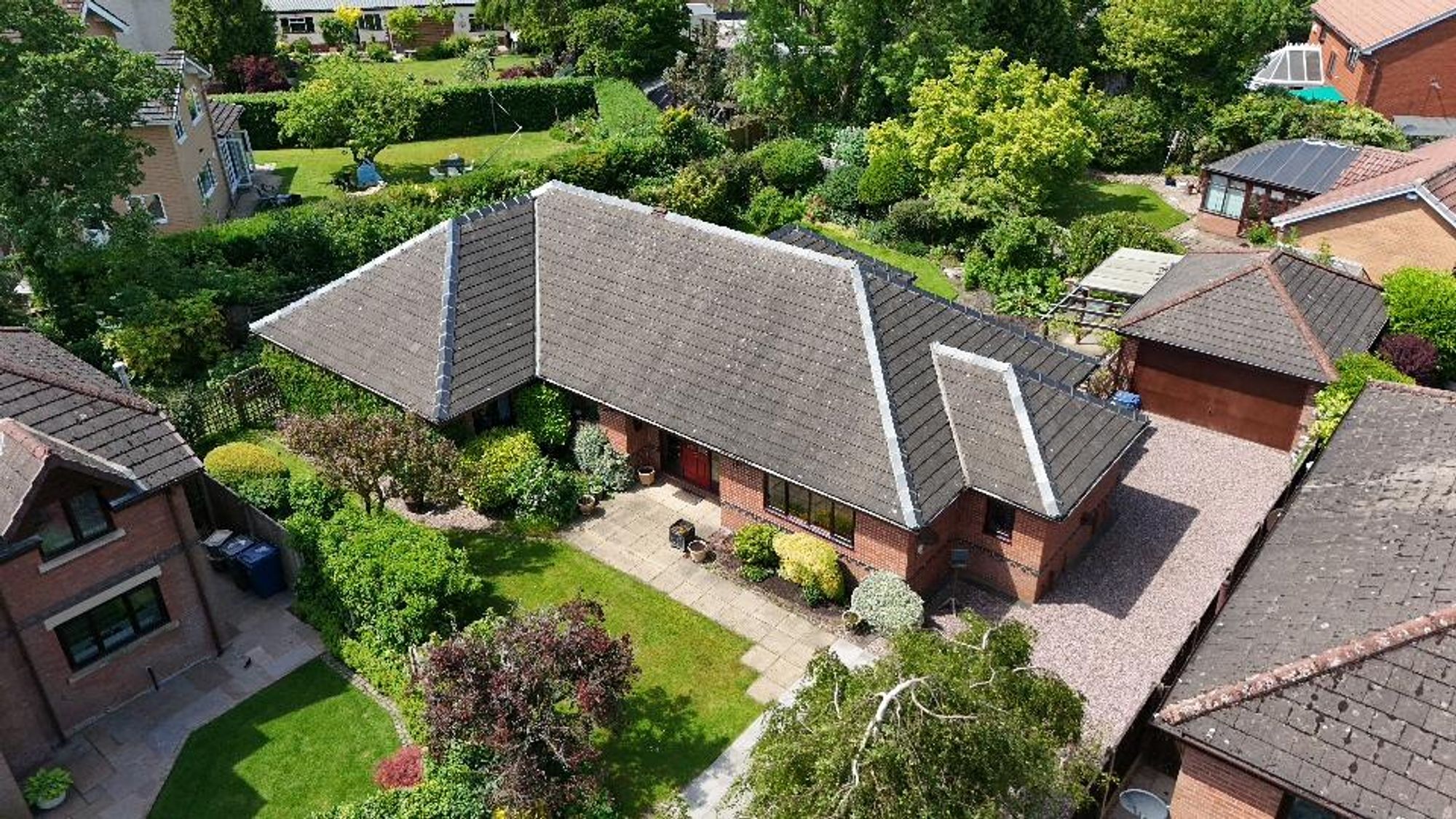 4 Bed Detached Bungalow For Sale In Royalty Gardens, New Longton, (Ref: 9E9072bf-9...), PR4