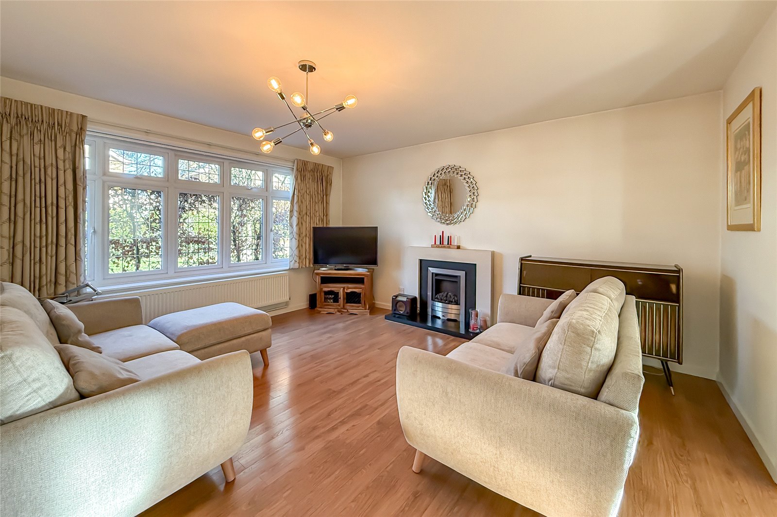 4 bed detached house for sale in Alzey Gardens, Harpenden, Hertfordshire, AL5 - Property Image 2