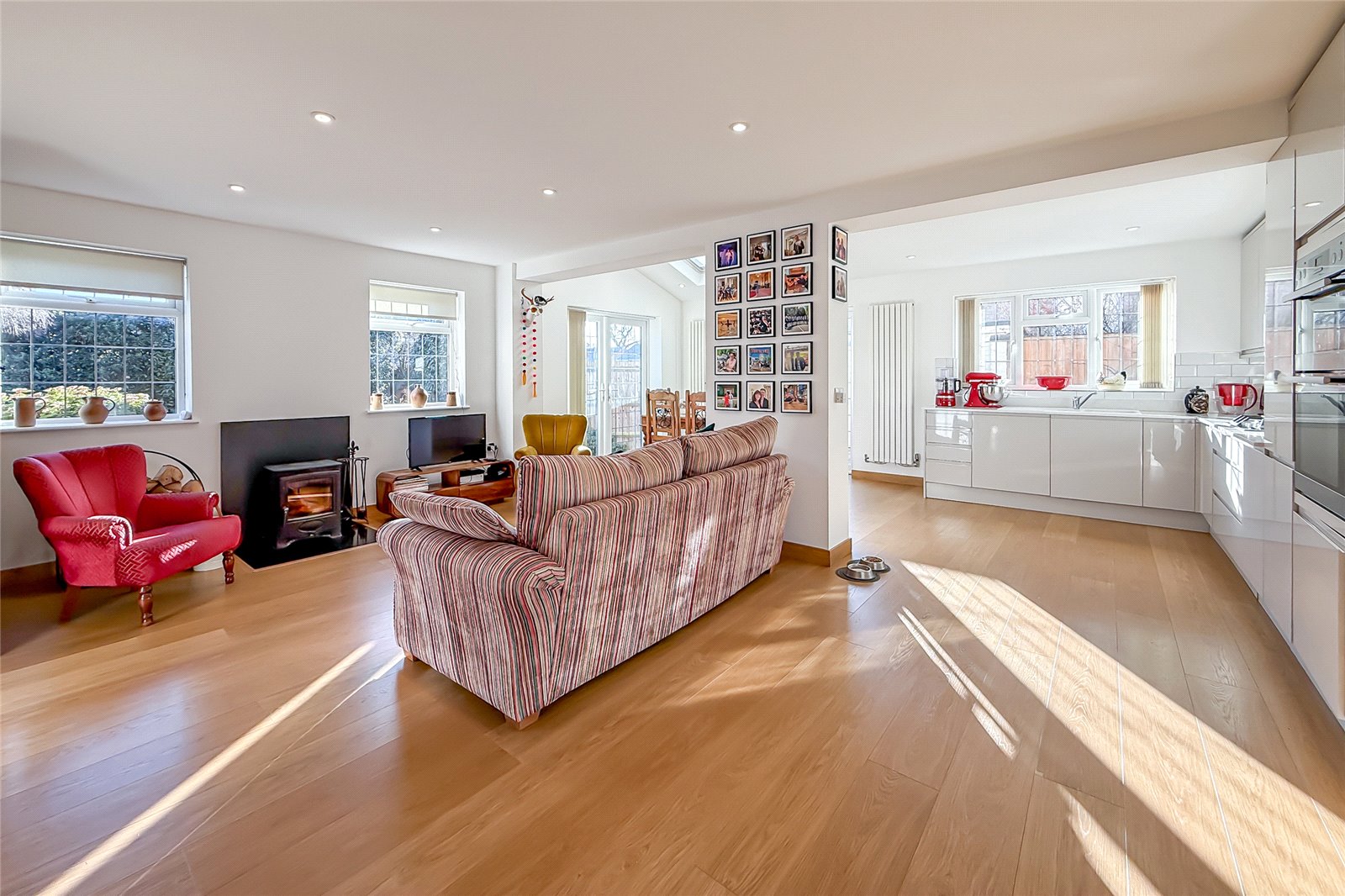4 bed detached house for sale in Alzey Gardens, Harpenden, Hertfordshire, AL5 - Property Image 5