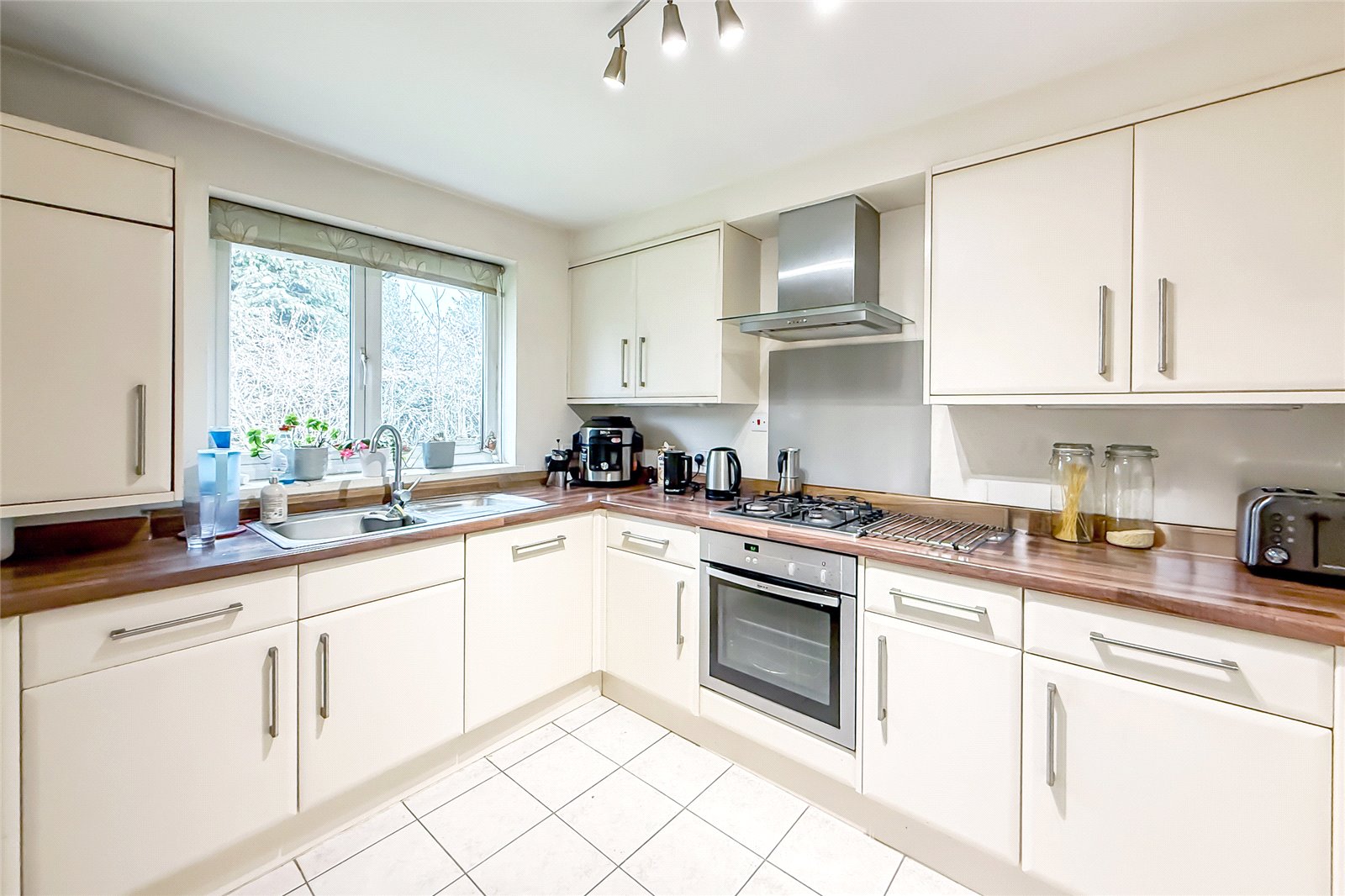 2 bed apartment for sale in Chepstow, Douglas Road, Harpenden, Hertfordshire, AL5 - Property Image 3