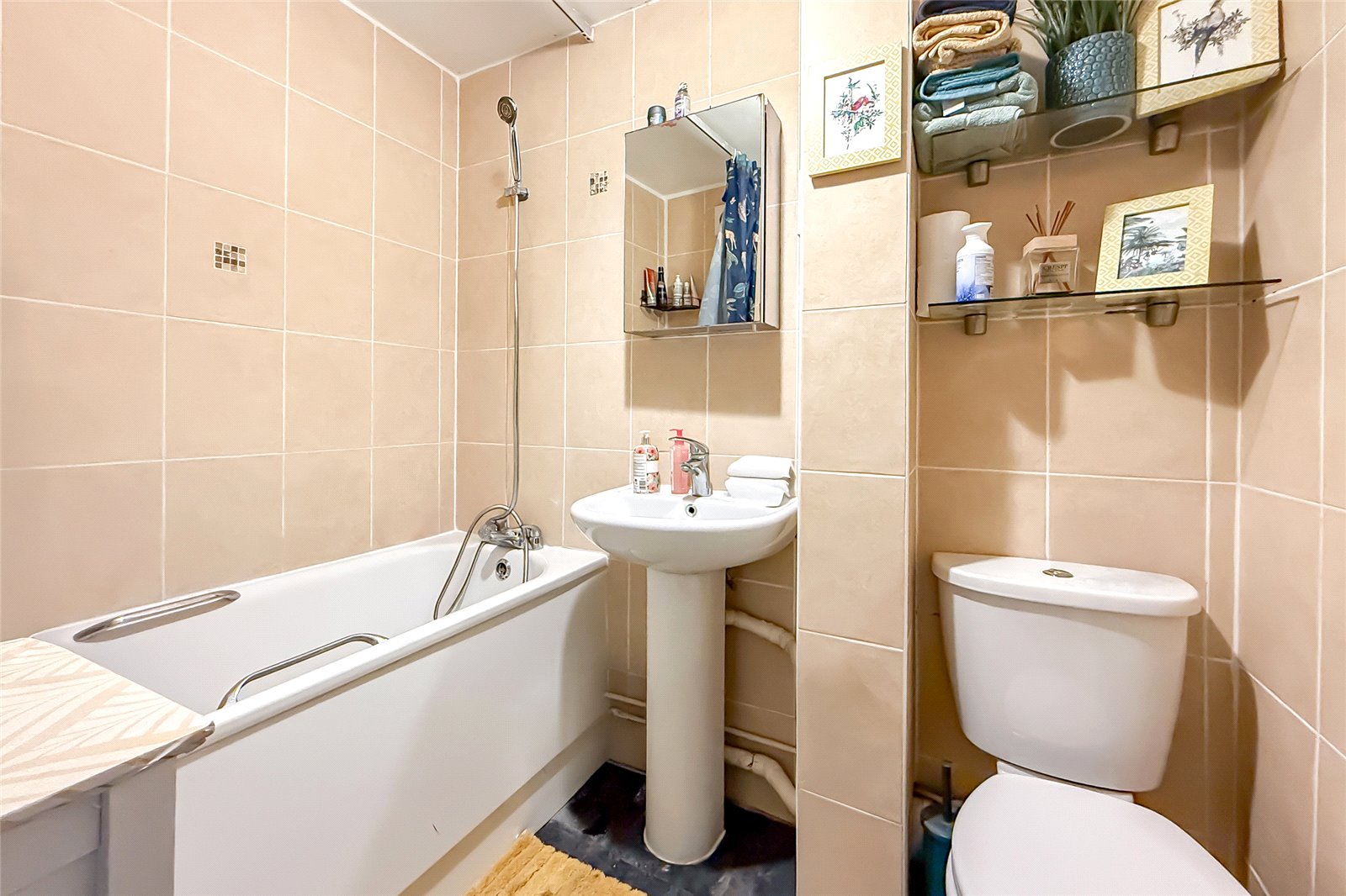 2 bed apartment for sale in Chepstow, Douglas Road, Harpenden, Hertfordshire, AL5 - Property Image 8