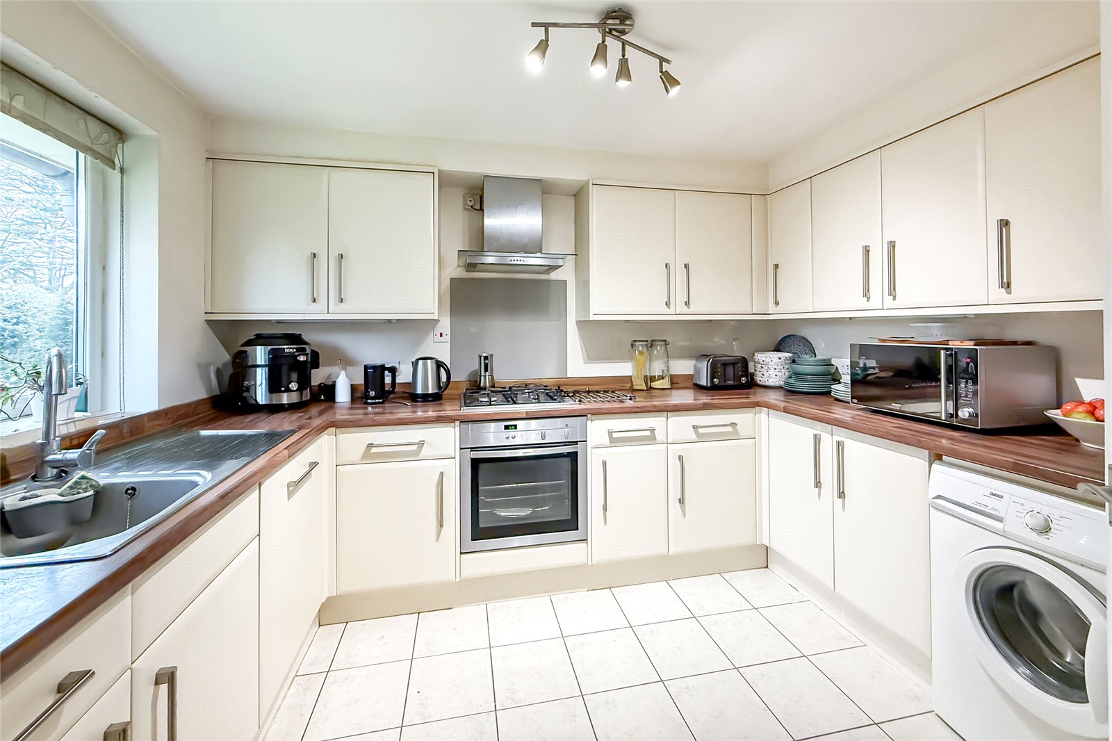 2 bed apartment for sale in Chepstow, Douglas Road, Harpenden, Hertfordshire, AL5 - Property Image 14