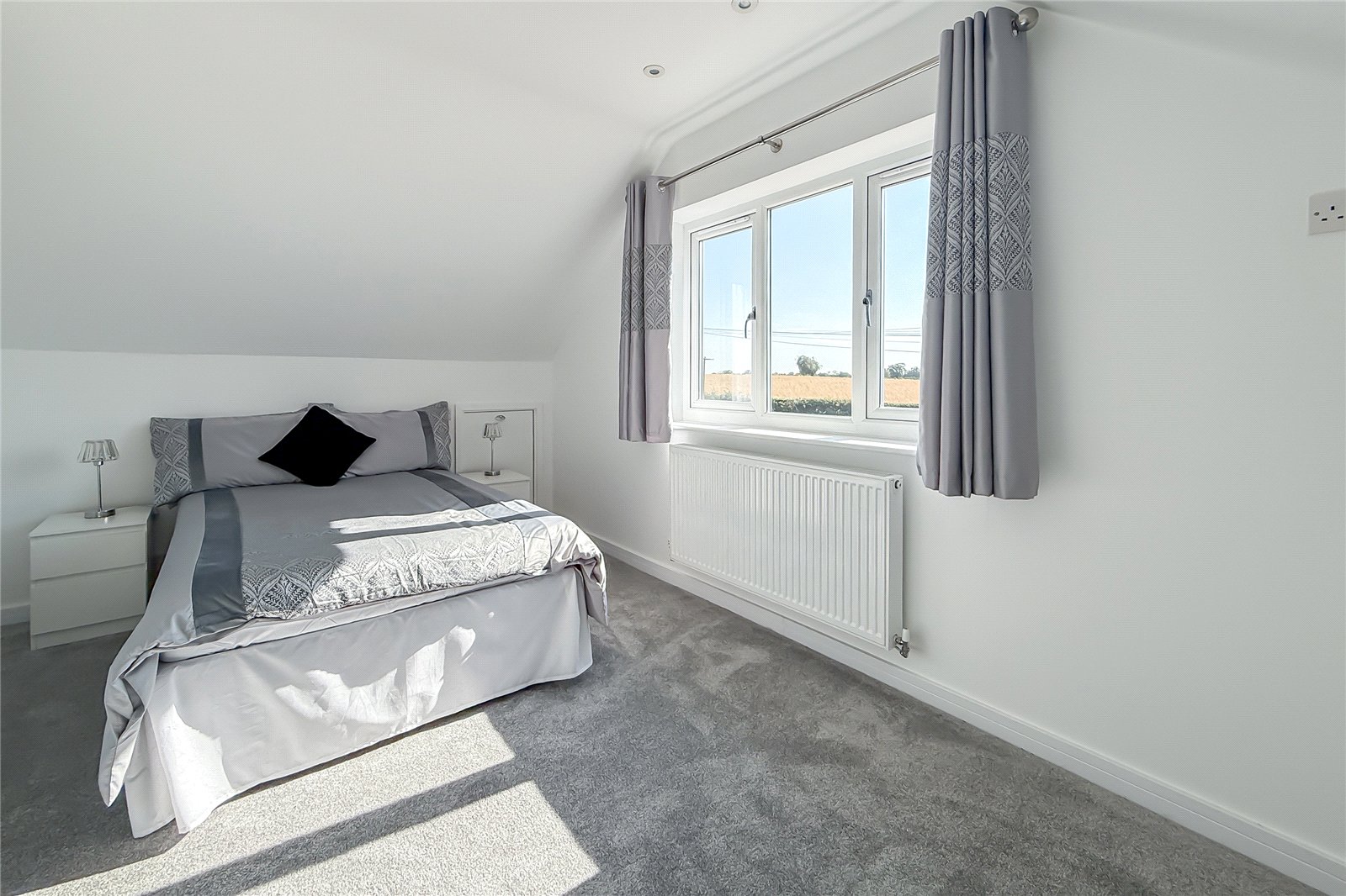 4 bed for sale in Brocket Road, Welwyn Garden City, Hertfordshire, AL8 - Property Image 8