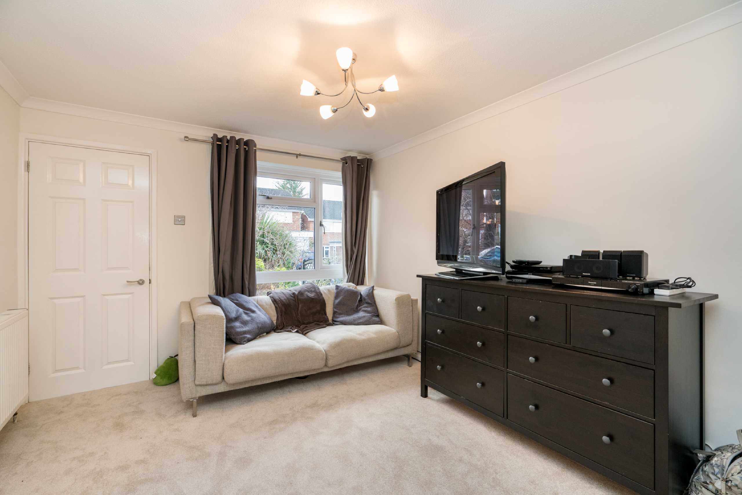 3 bed detached house to rent in Tarrant Drive, Harpenden, Hertfordshire, AL5  - Property Image 2