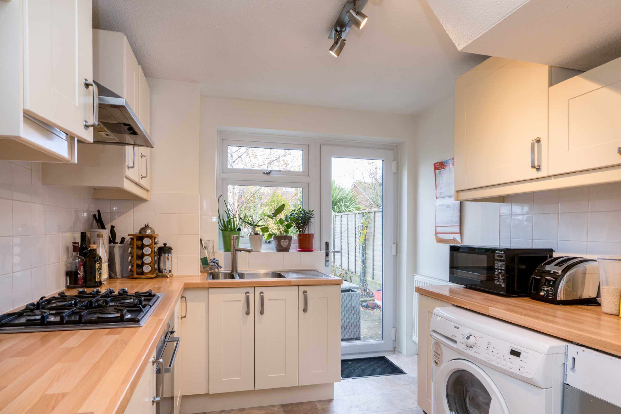 3 bed detached house to rent in Tarrant Drive, Harpenden, Hertfordshire, AL5  - Property Image 3