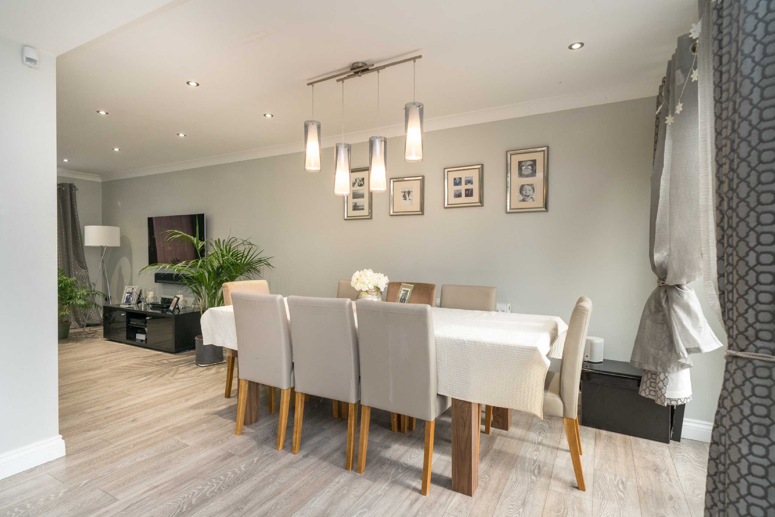4 bed detached house for sale in Aldwickbury Crescent, Harpenden, Hertfordshire, AL5 - Property Image 5