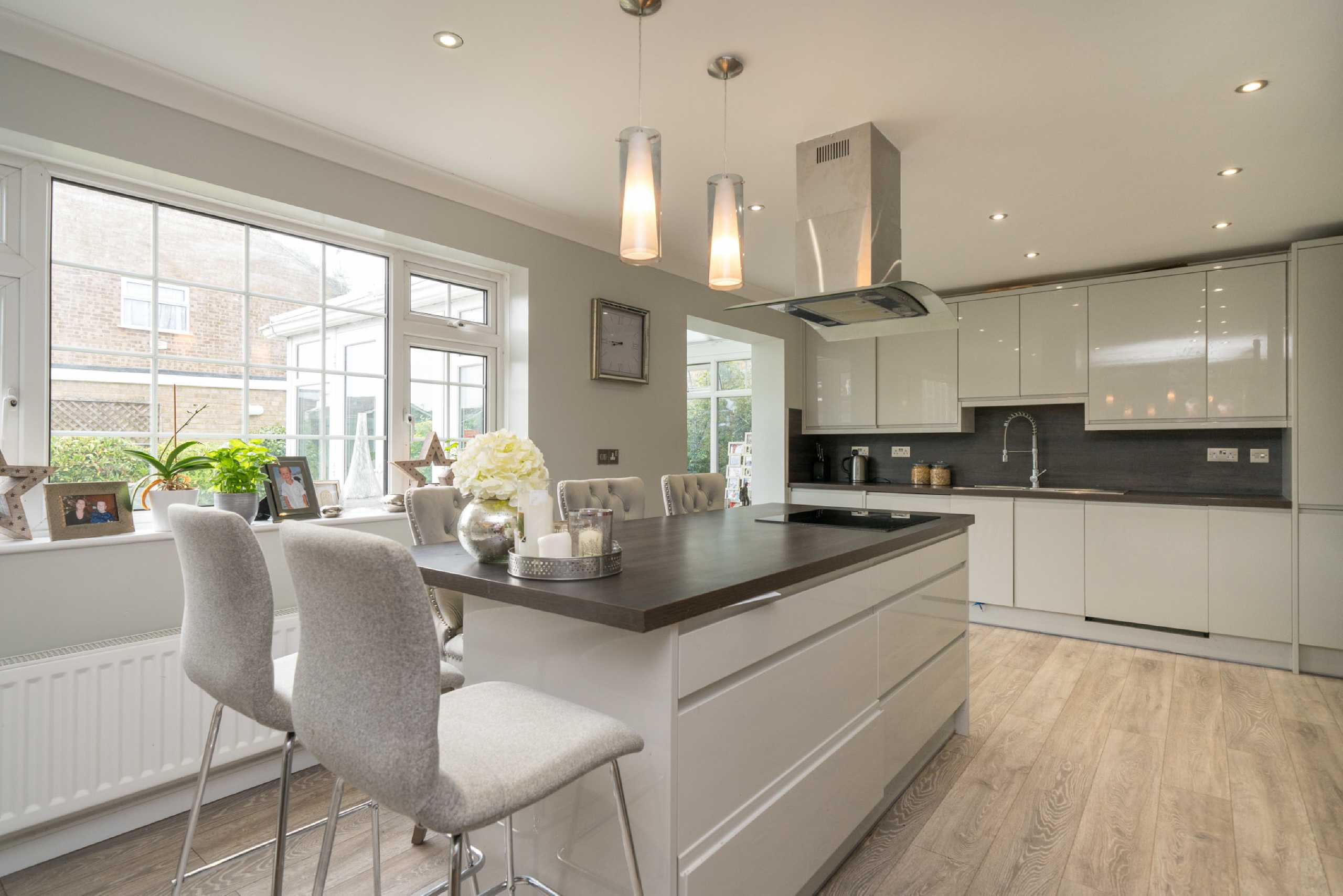 4 bed detached house for sale in Aldwickbury Crescent, Harpenden, Hertfordshire, AL5 - Property Image 3