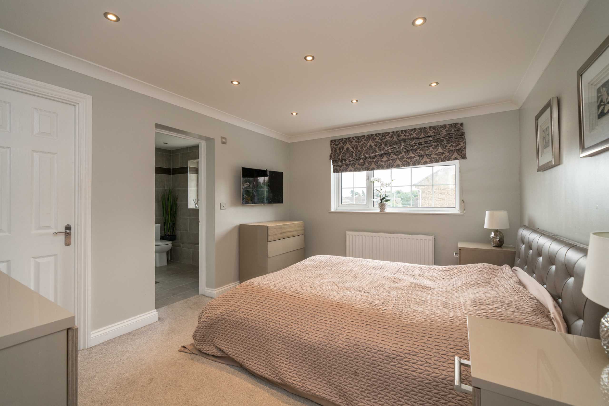 4 bed detached house for sale in Aldwickbury Crescent, Harpenden, Hertfordshire, AL5 - Property Image 7