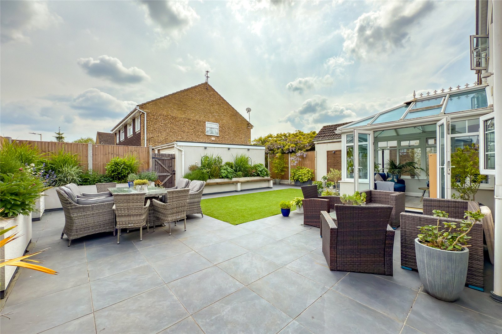 4 bed detached house for sale in Aldwickbury Crescent, Harpenden, Hertfordshire, AL5 - Property Image 10