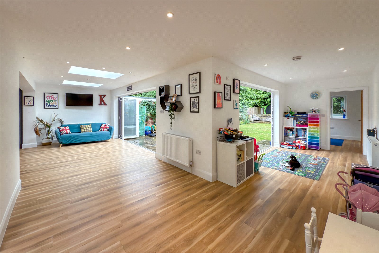 4 bed link detached house for sale in The Park, Redbourn, Hertfordshire, AL3  - Property Image 6