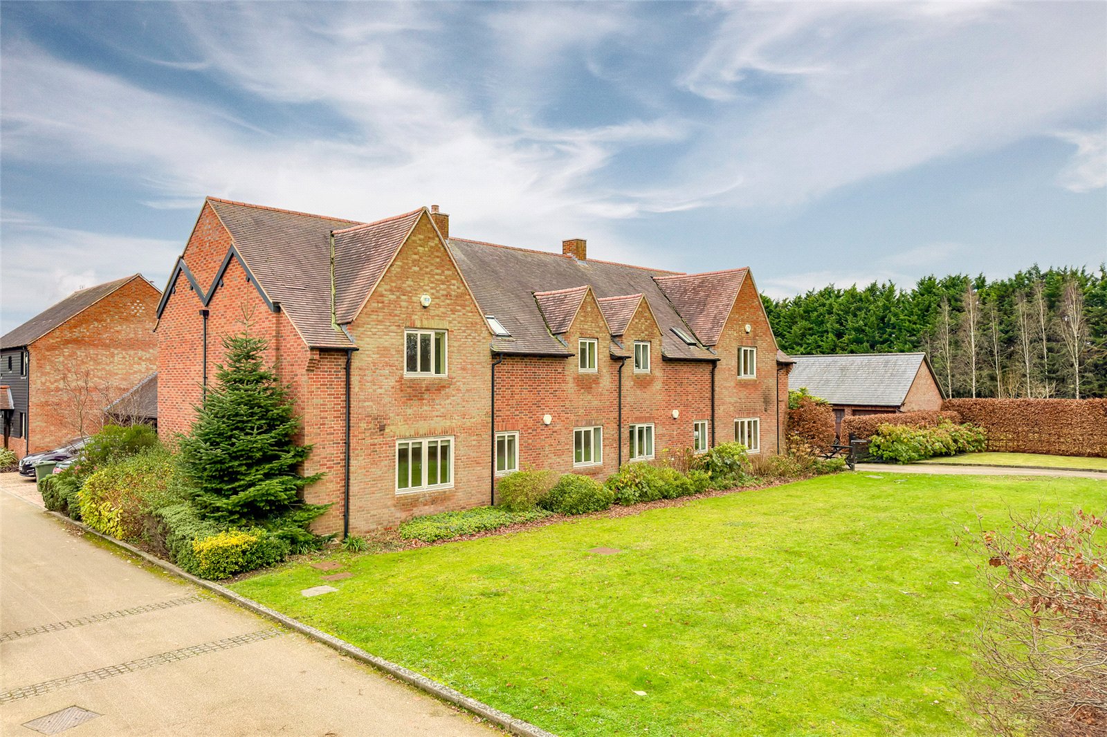 2 bed apartment for sale in Geescroft Walk, Harpenden, Hertfordshire, AL5  - Property Image 1
