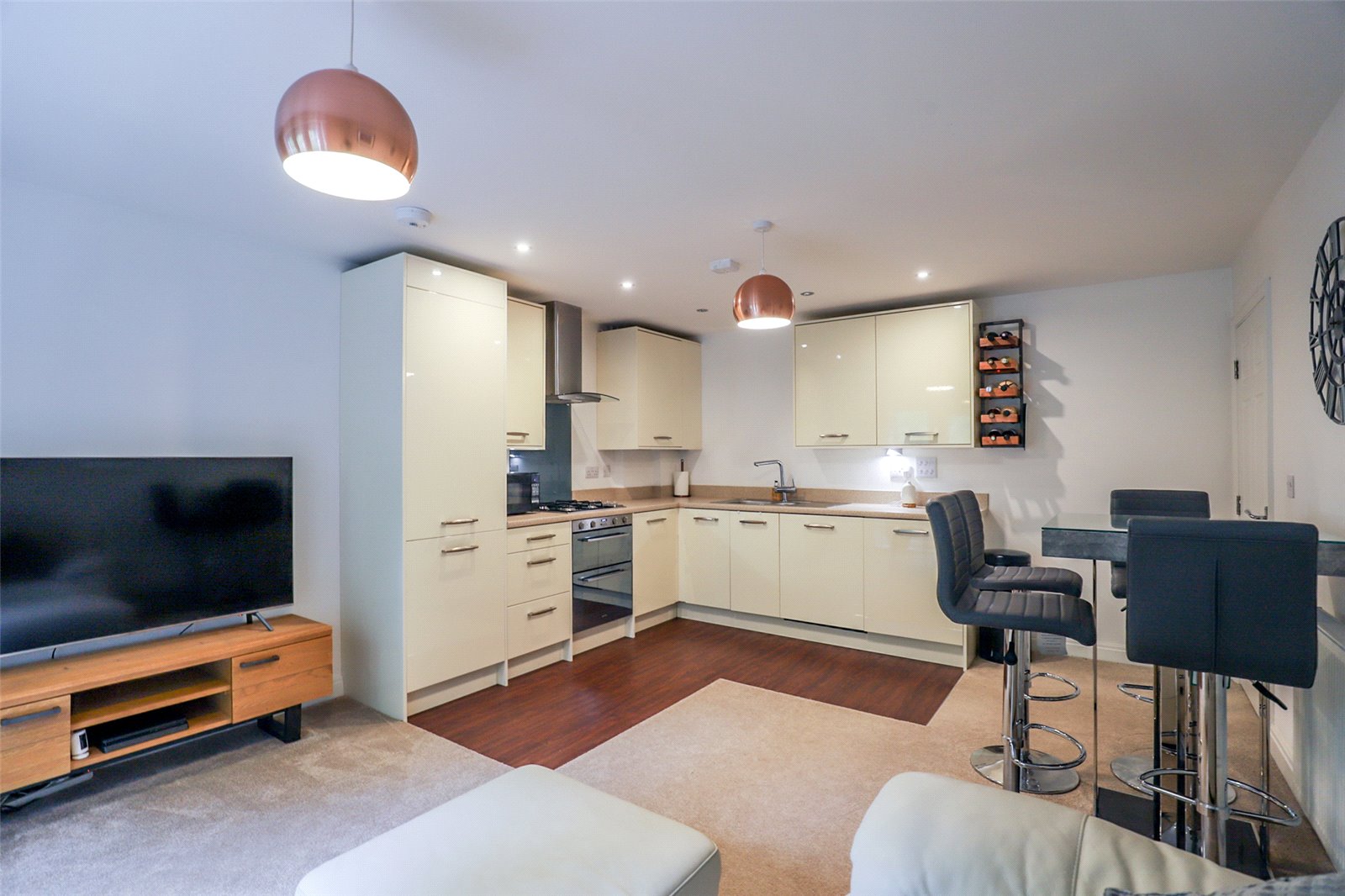 2 bed apartment for sale in Millstone Way, Harpenden, Hertfordshire, AL5 - Property Image 3