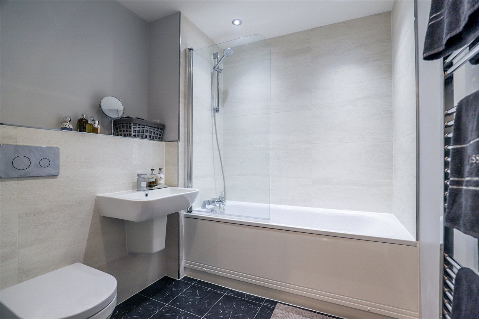 2 bed apartment for sale in Millstone Way, Harpenden, Hertfordshire, AL5 - Property Image 8