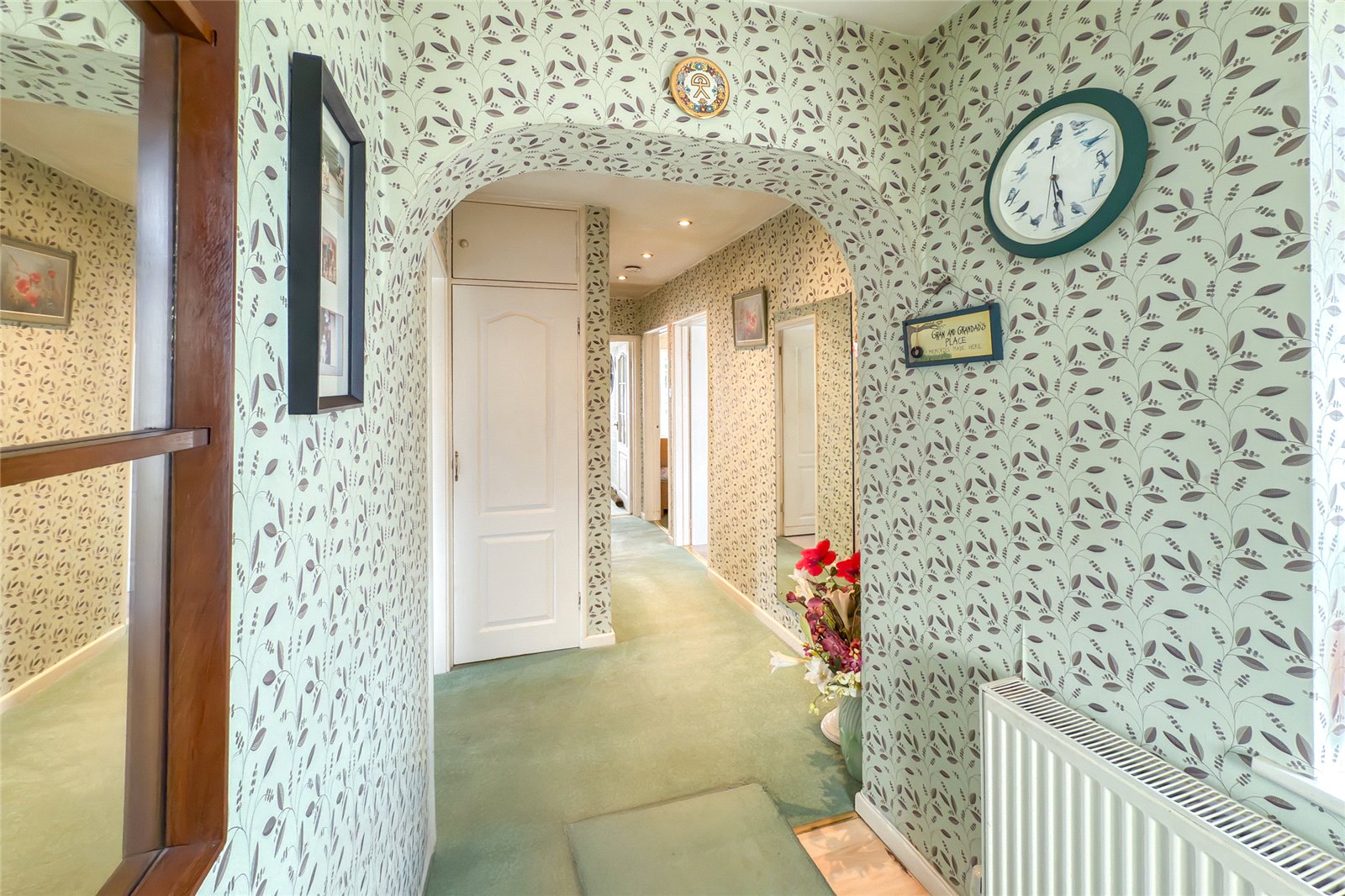 2 bed semi-detached bungalow for sale in Hawthorn Close, Harpenden, Herts, AL5 - Property Image 7