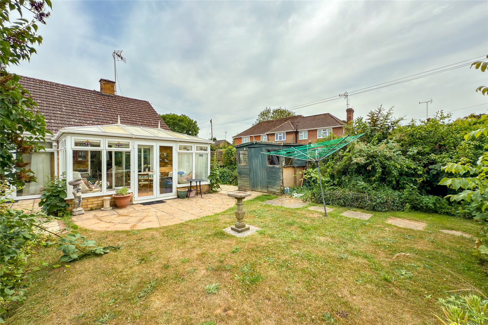 2 bed semi-detached bungalow for sale in Hawthorn Close, Harpenden, Herts, AL5 - Property Image 11