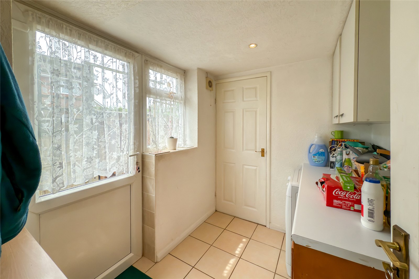2 bed semi-detached bungalow for sale in Hawthorn Close, Harpenden, Herts, AL5 - Property Image 14