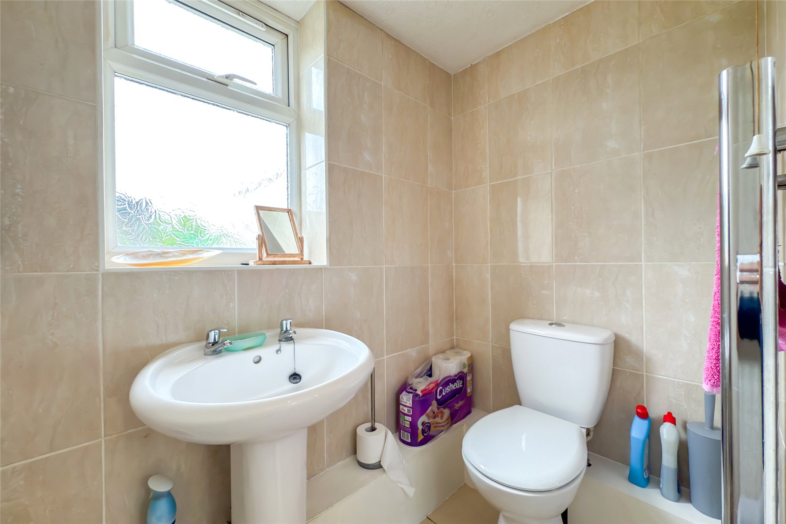 2 bed semi-detached bungalow for sale in Hawthorn Close, Harpenden, Herts, AL5 - Property Image 15