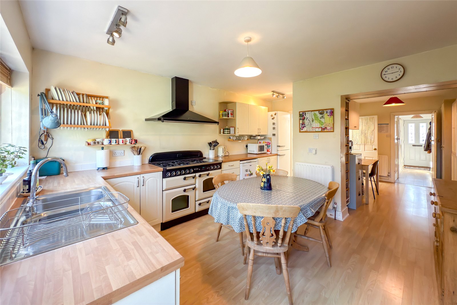 3 bed semi-detached house for sale in Grove Avenue, Harpenden, Hertfordshire, AL5 - Property Image 3