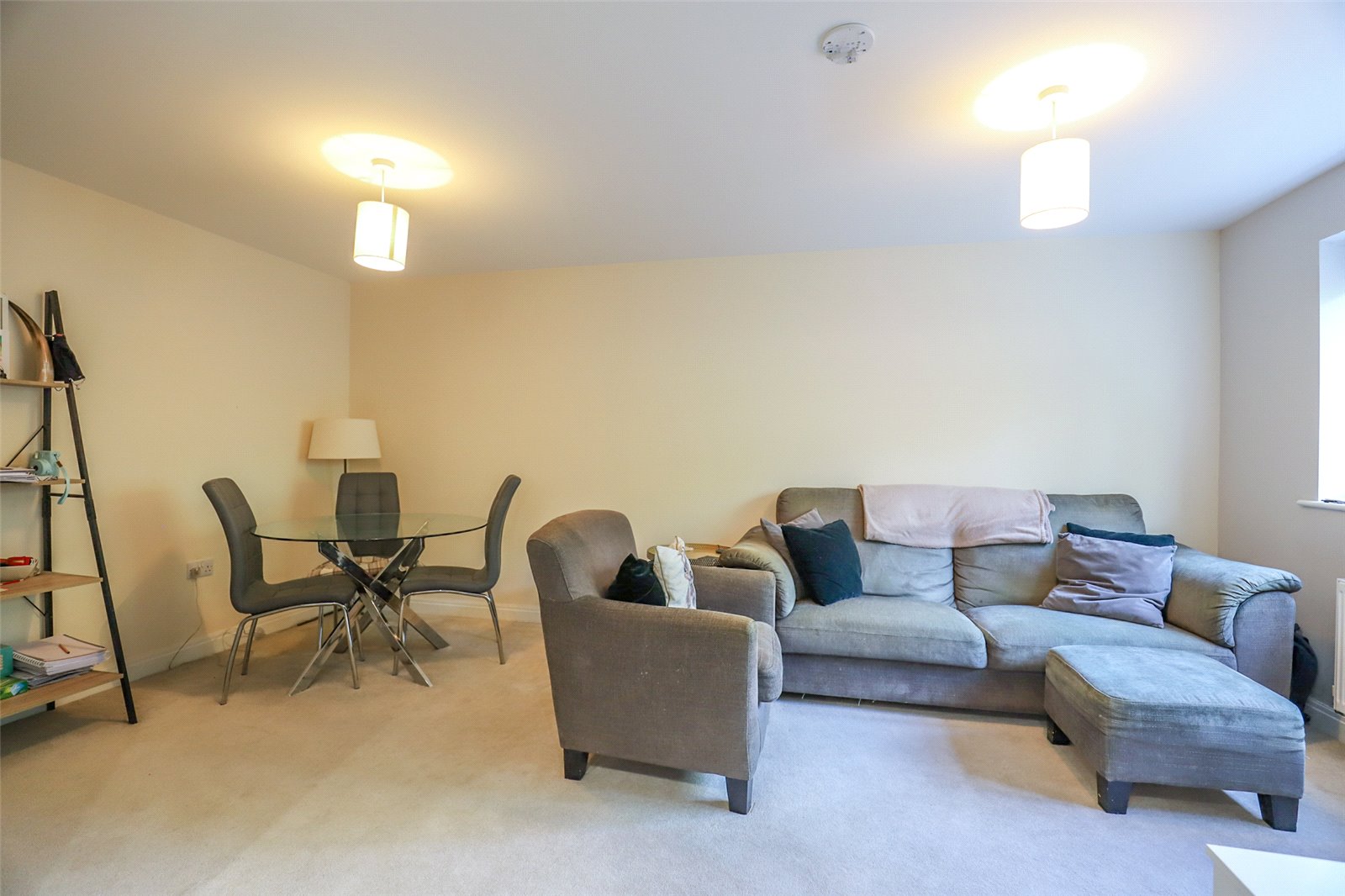 2 bed ground floor flat to rent in Millstone Way, Harpenden, Hertfordshire, AL5  - Property Image 2