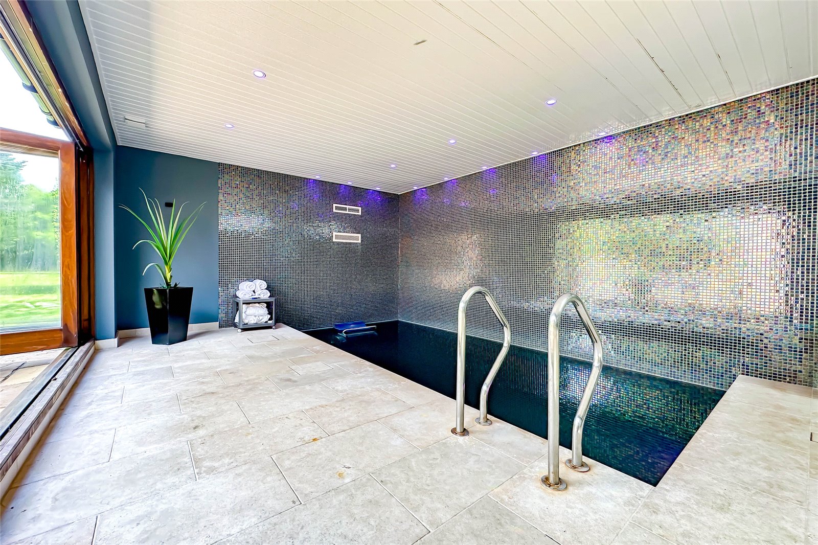 5 bed detached house for sale in Ludlow Avenue, Luton, Beds, LU1  - Property Image 7