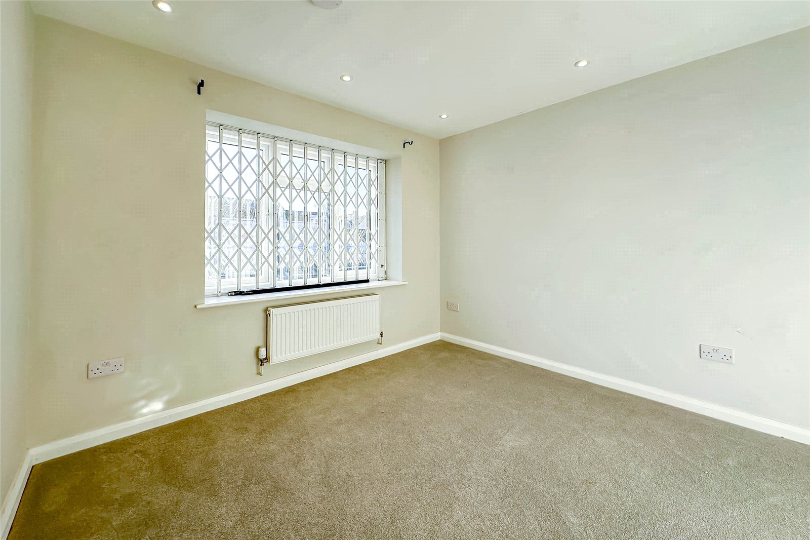1 bed ground floor flat to rent in Crown Street, Redbourn, St. Albans, Hertfordshire, AL3 - Property Image 3