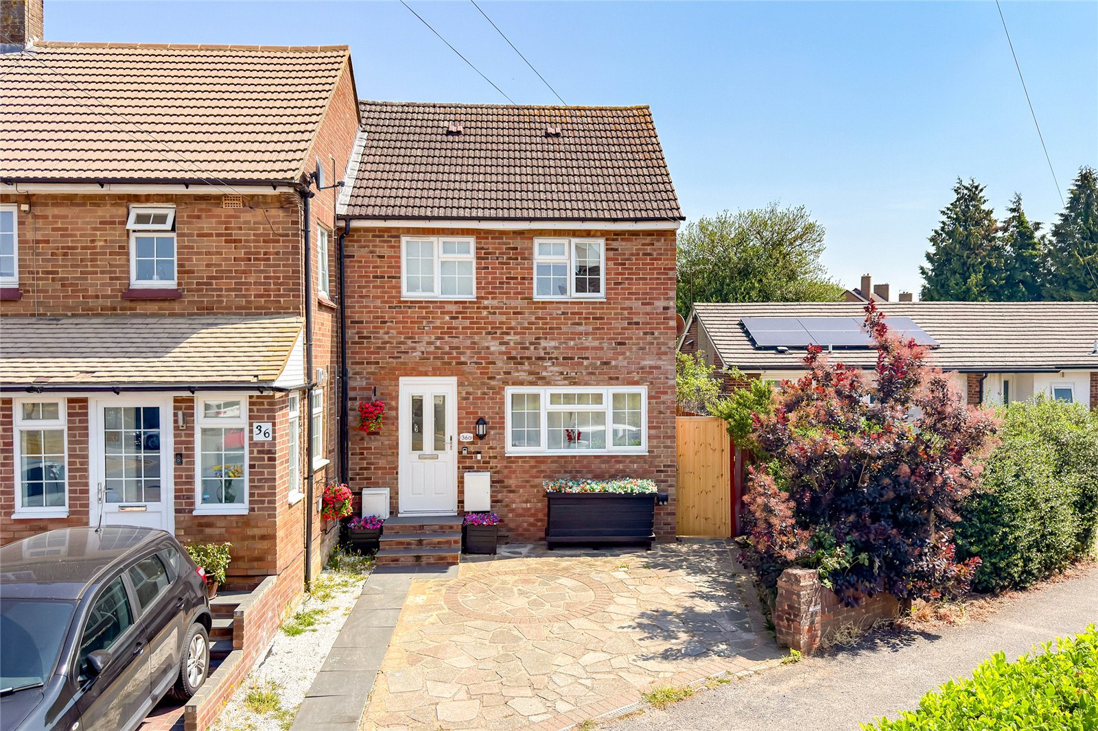 2 bed end of terrace house for sale in Porters Hill, Harpenden, Hertfordshire, AL5