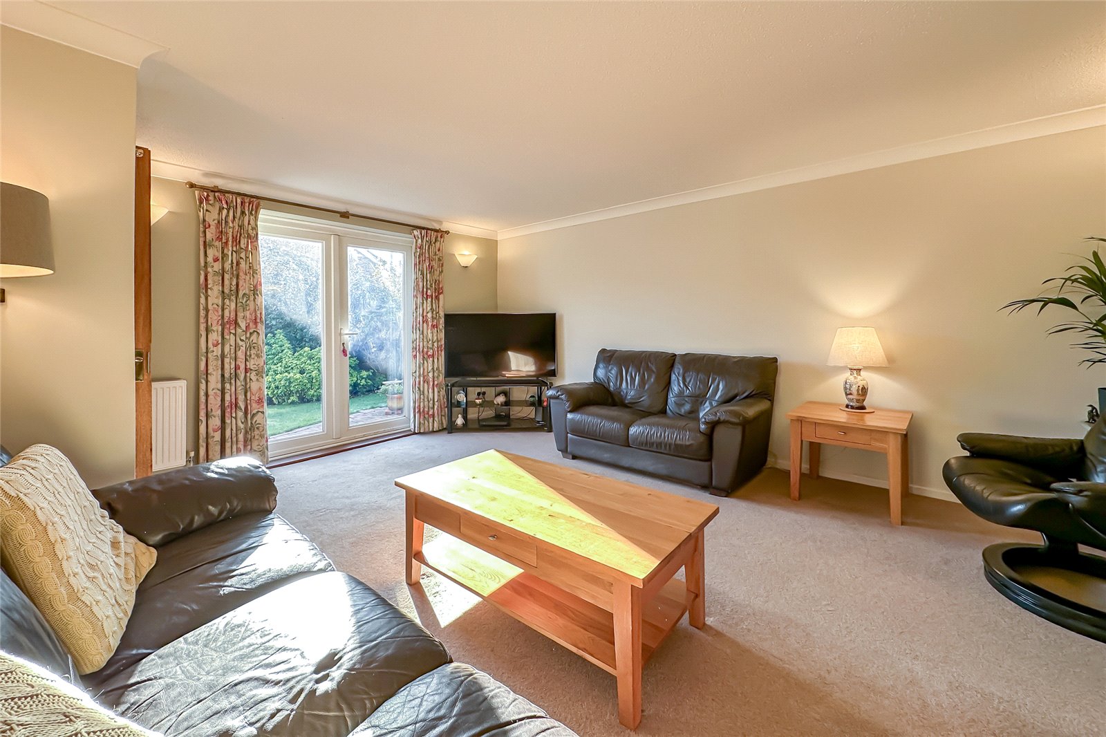 4 bed detached house for sale in Welbeck Rise, Harpenden, Hertfordshire, AL5  - Property Image 4