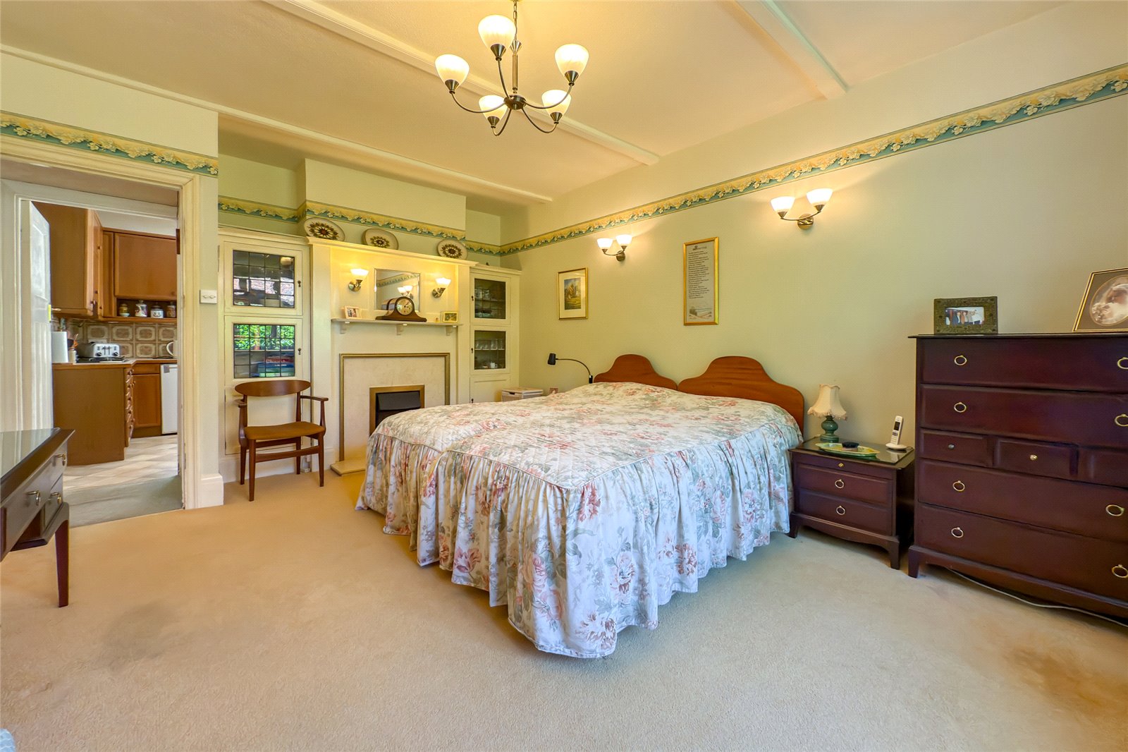 5 bed detached house for sale in Roundwood Lane, Harpenden, Hertfordshire, AL5  - Property Image 4