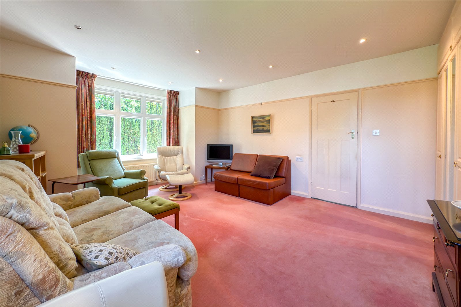 5 bed detached house for sale in Roundwood Lane, Harpenden, Hertfordshire, AL5  - Property Image 7