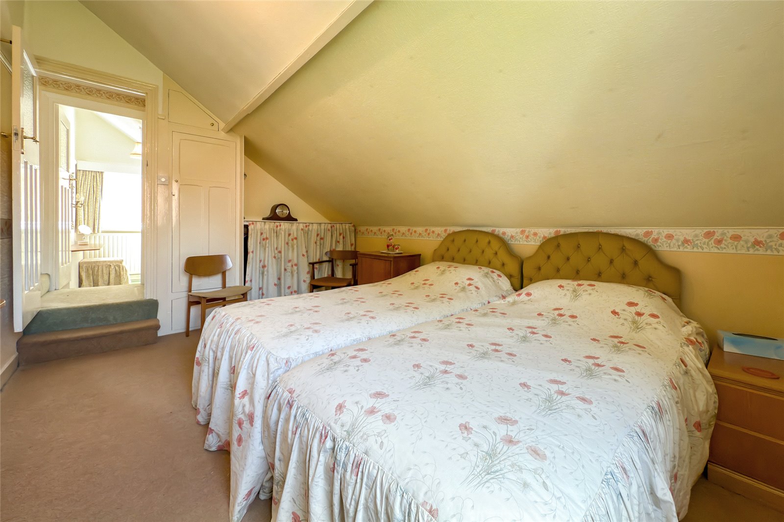 5 bed detached house for sale in Roundwood Lane, Harpenden, Hertfordshire, AL5  - Property Image 9