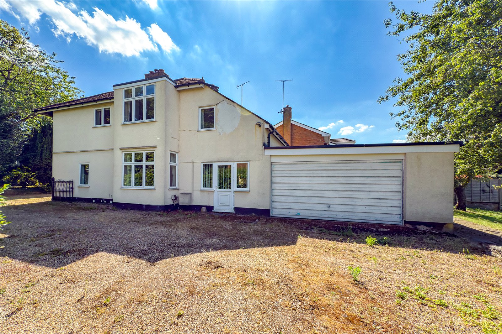 5 bed detached house for sale in Roundwood Lane, Harpenden, Hertfordshire, AL5  - Property Image 12