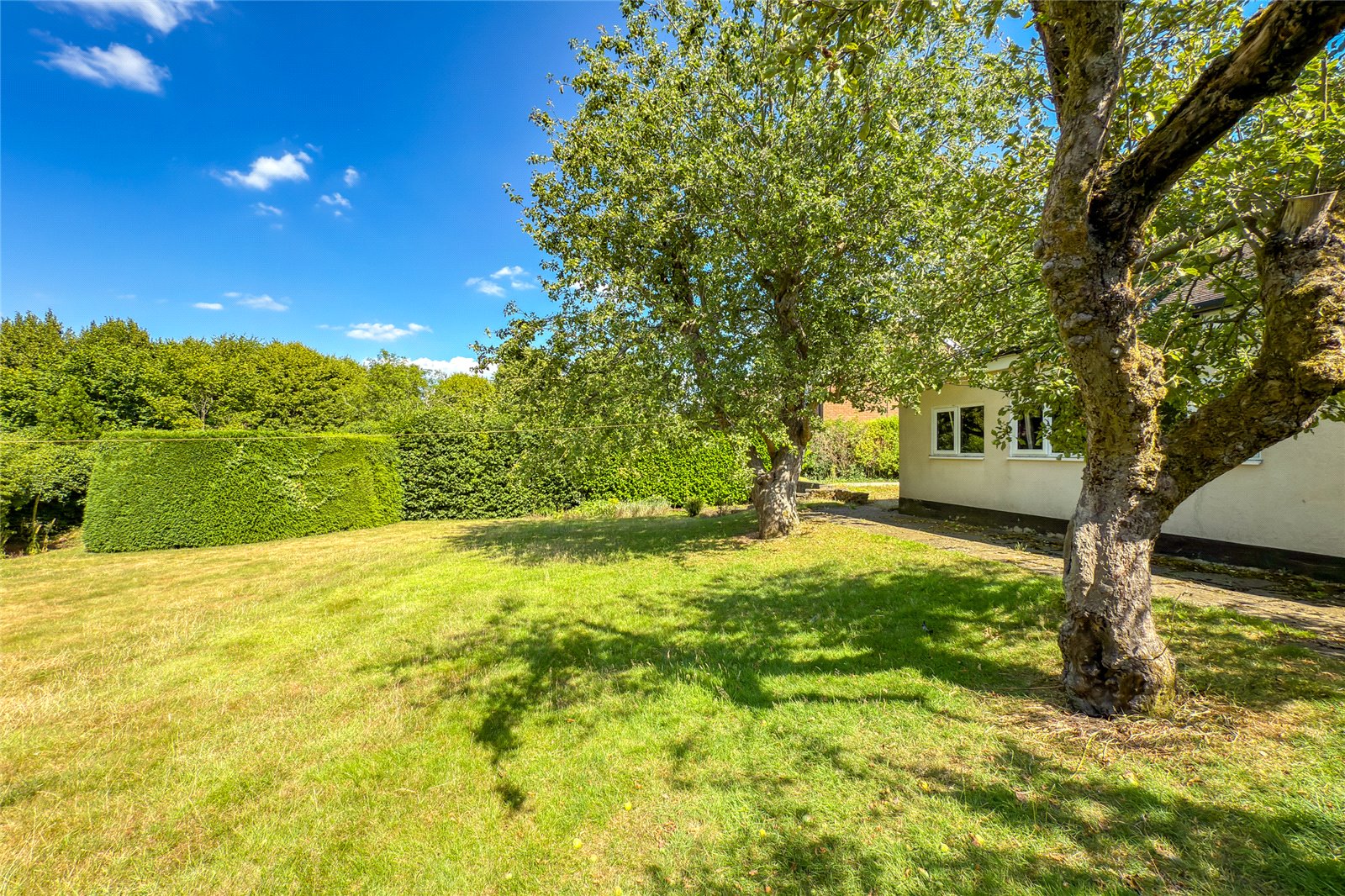 5 bed detached house for sale in Roundwood Lane, Harpenden, Hertfordshire, AL5  - Property Image 15