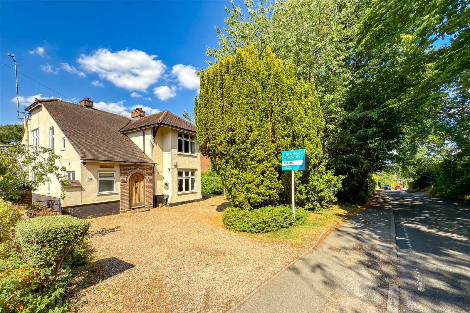 5 bed detached house for sale in Roundwood Lane, Harpenden, Hertfordshire, AL5  - Property Image 18