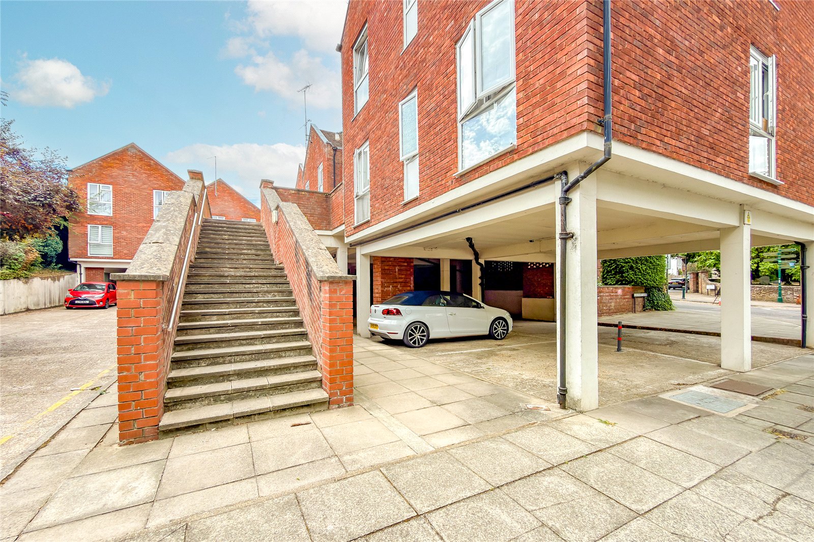 3 bed apartment for sale in High Street, Wheathampstead, Hertfordshire, AL4 - Property Image 10