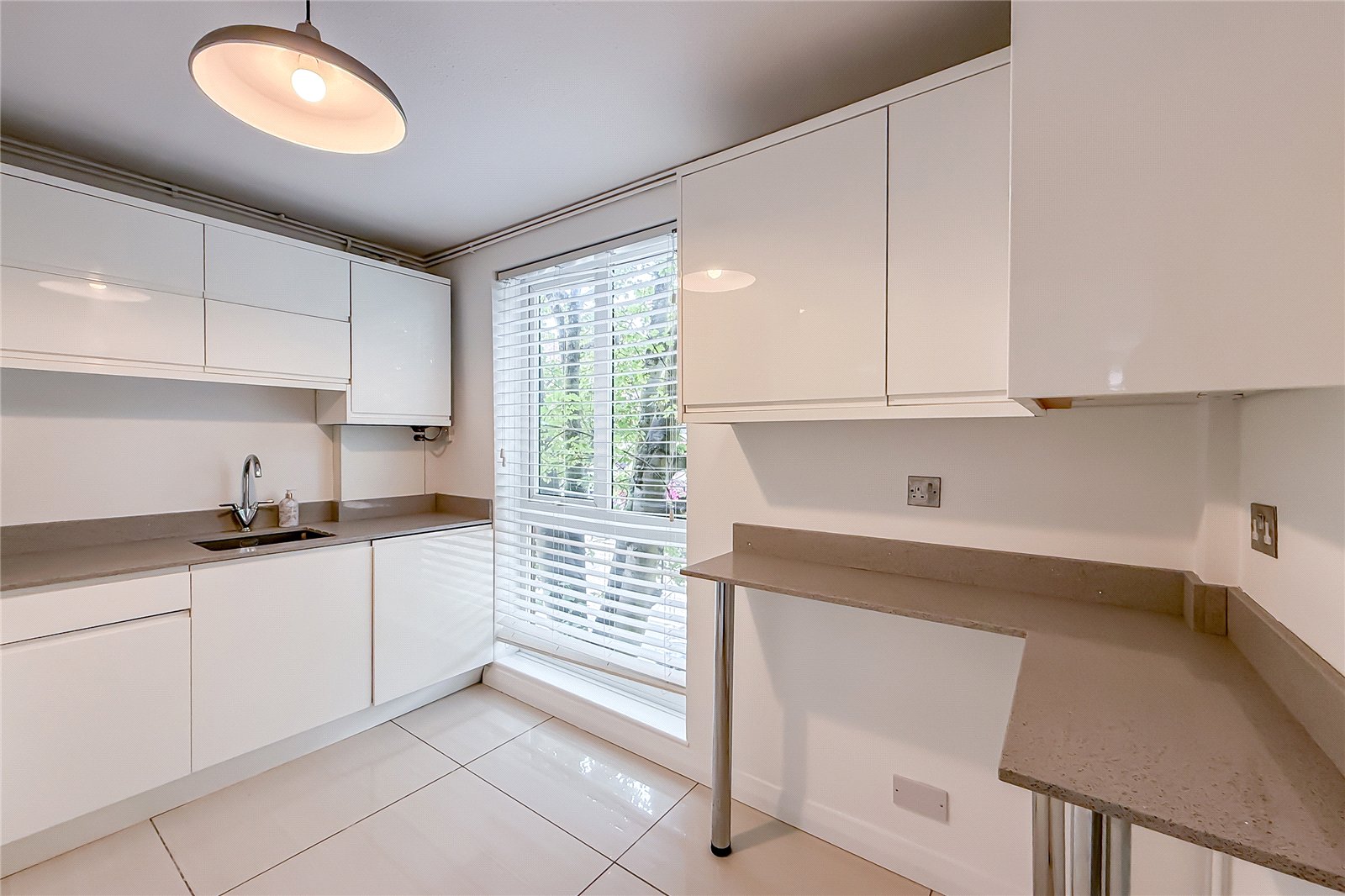 3 bed apartment for sale in High Street, Wheathampstead, Hertfordshire, AL4 - Property Image 5