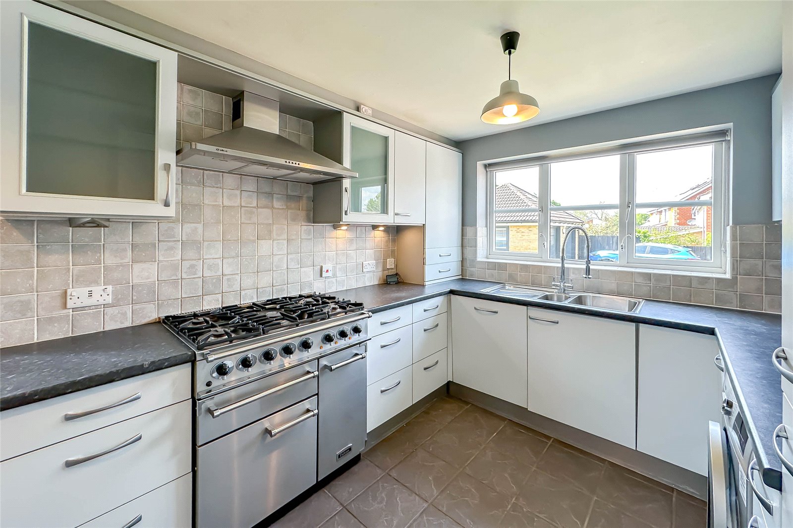 4 bed house to rent in Otterton Close, Harpenden, Hertfordshire, AL5  - Property Image 7