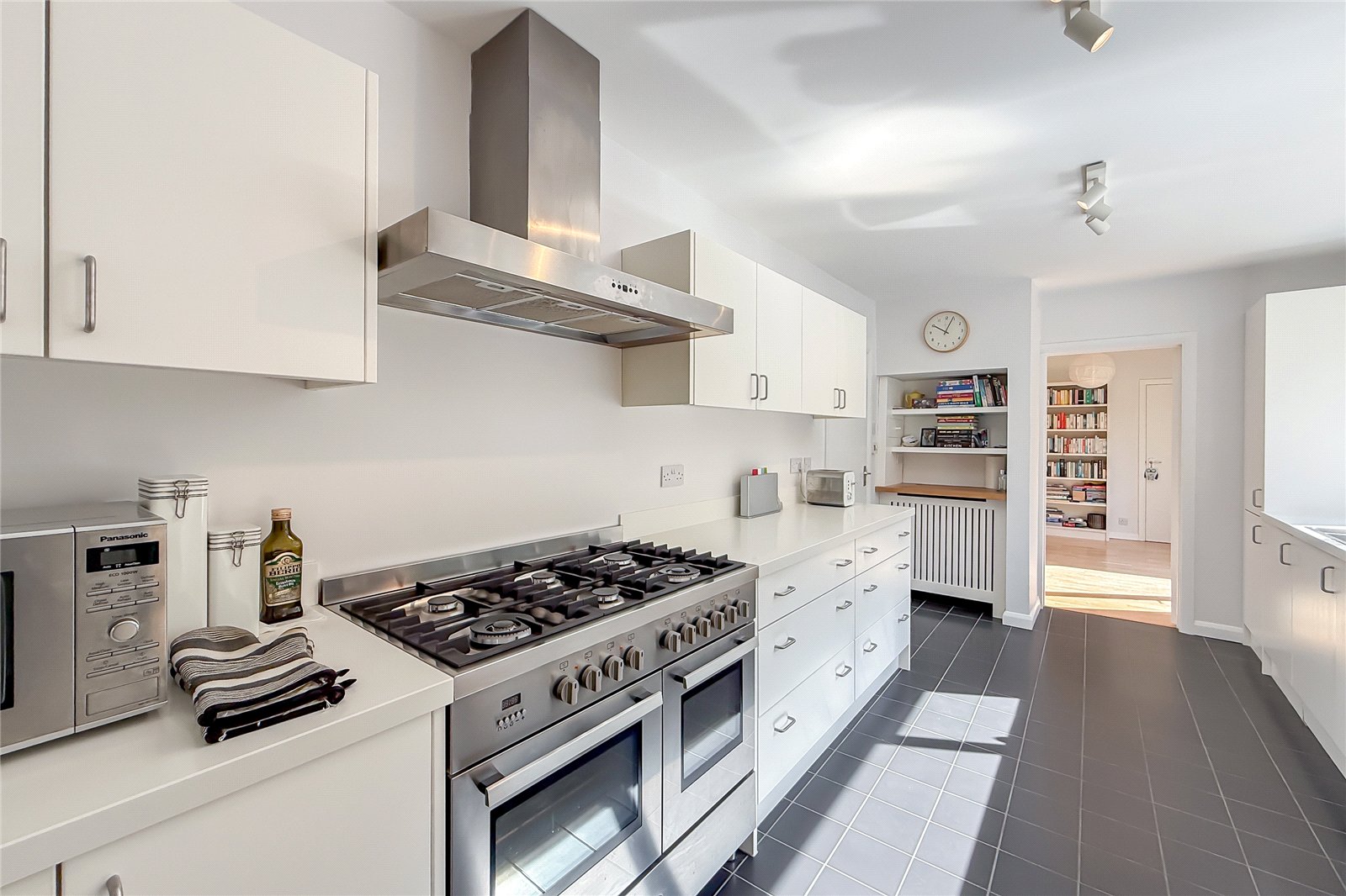 4 bed detached house for sale in Aldwick Road, Harpenden, Hertfordshire, AL5  - Property Image 18