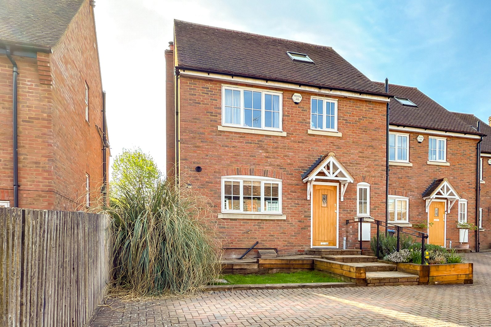 4 bed end of terrace house for sale in Pickford Road, Markyate, Hertfordshire, AL3 - Property Image 1