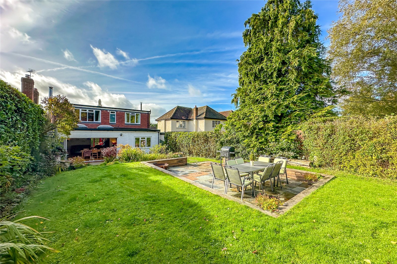 4 bed detached house for sale in Lower Luton Road, Wheathampstead, St. Albans, Hertfordshire, AL4  - Property Image 1